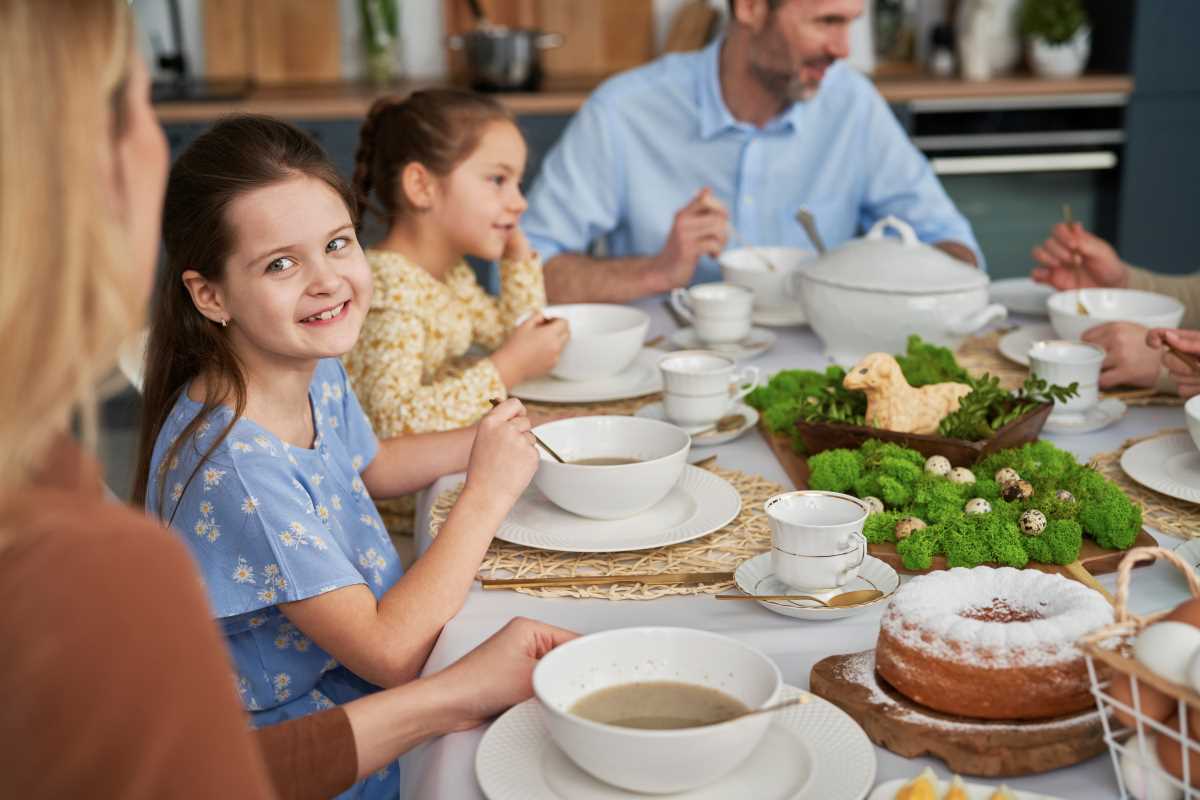 The Secret to Stress-Free Family Dinners: Simple Recipes and Fun Conversations